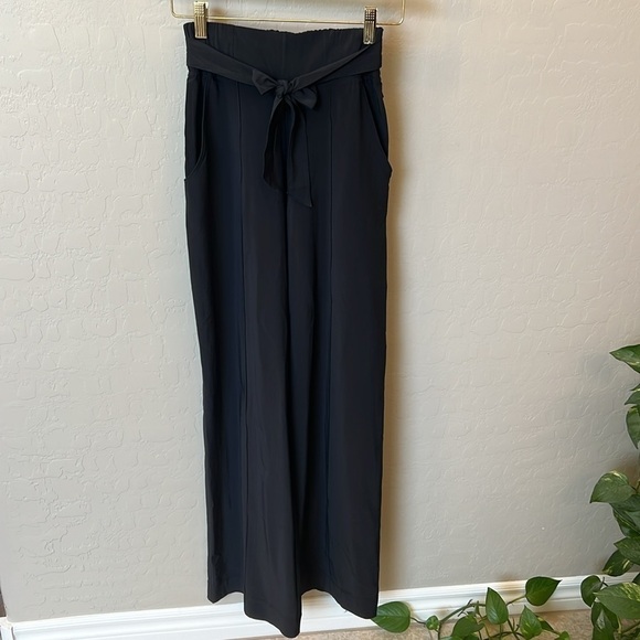 Lululemon Noir wide leg pants, black, size 2 - Picture 6 of 17